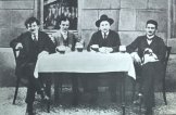 Гашек с друзьями. Прага, 1912